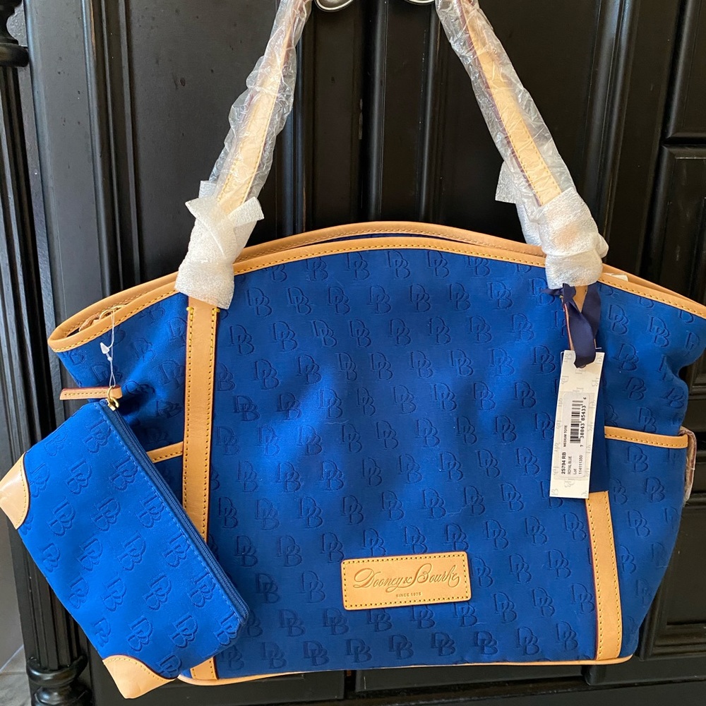 NWT Dooney & Bourke Fabric Monogram Medium Tote